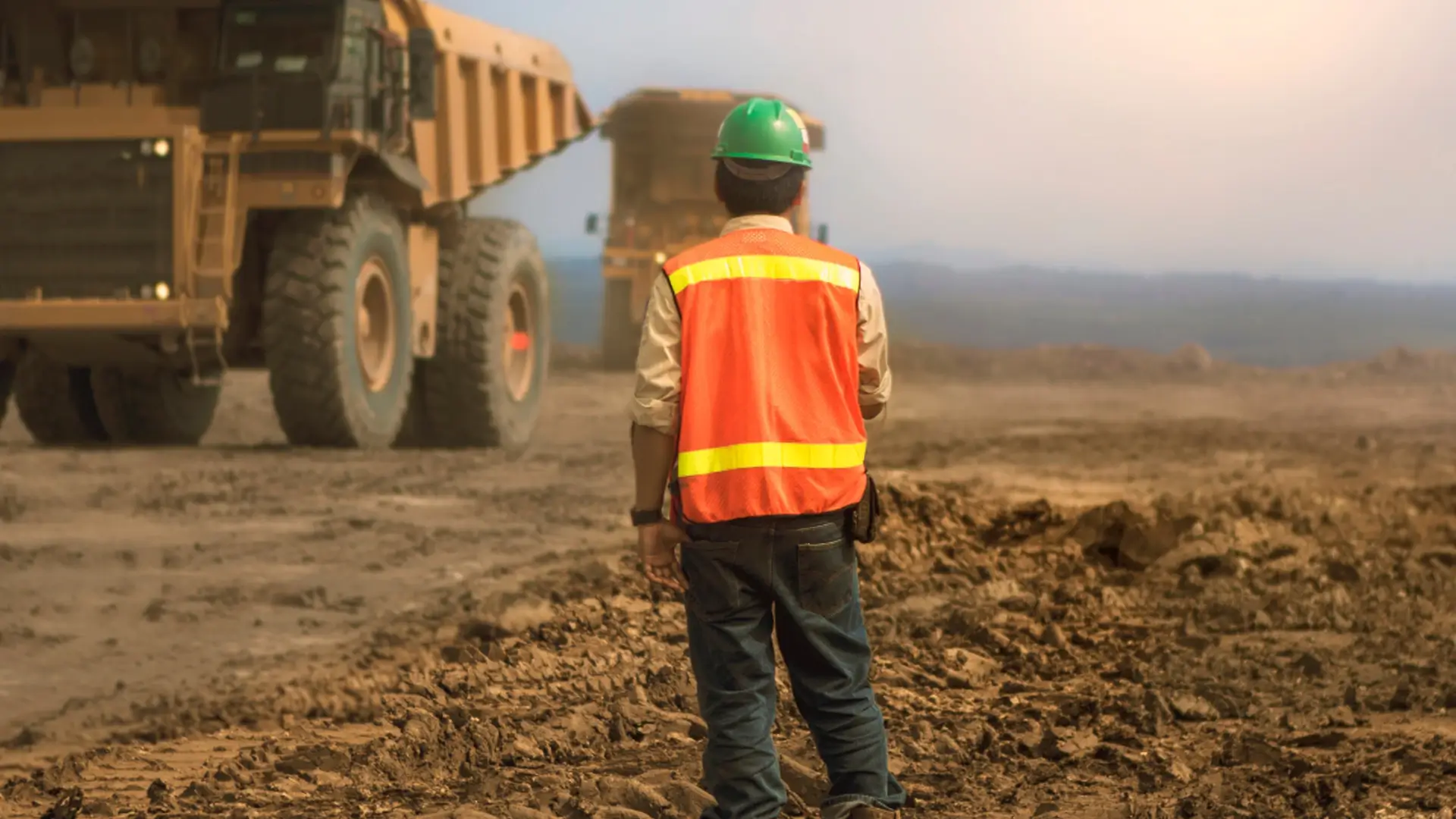 Grandes dotaciones, múltiples sindicatos y contratistas: el verdadero desafío del control de asistencia